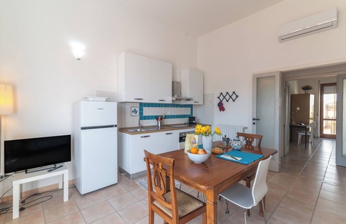 La Maddalena Casa | Casa de vacaciones 'Adelaide Sul Porto' con vistas al mar, Wi-Fi y aire acondicionado