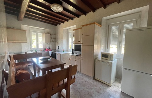 Foz Casa | Casa de vacaciones 'Adelina' con vistas a la montaña, jardín privado y balcón