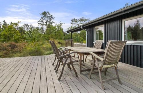 Henne Casa | Holiday Home Aleko - 2-5km from the sea by Interhome