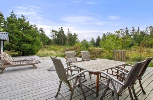 Henne Casa | Holiday Home Aleko - 2-5km from the sea by Interhome