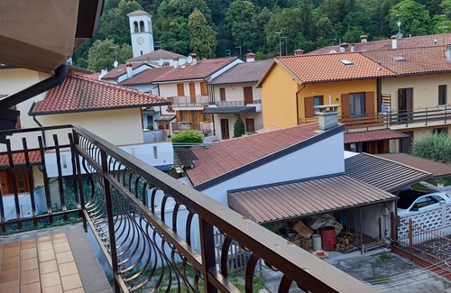Alesso Casa | Casa de vacaciones 'Alle Porte Del Palar' con vistas a la montaña y balcón
