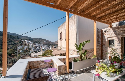 Filoti Casa | Casa de vacaciones 'Almond Blossom Cottage' con vistas a la montaña, terraza privada y Wi-Fi