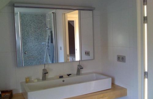 Wachtebeke Casa | Holiday Home and Office Domisi'l