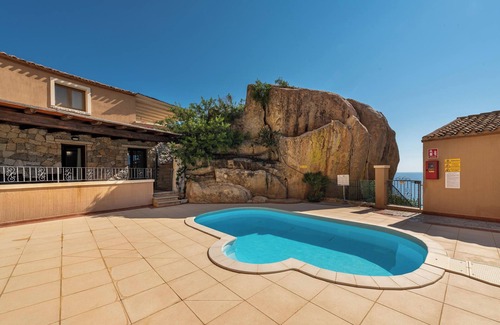 Costa Rei Casa | Casa de vacaciones 'Annavi N9' con vistas al mar, piscina compartida y aire acondicionado