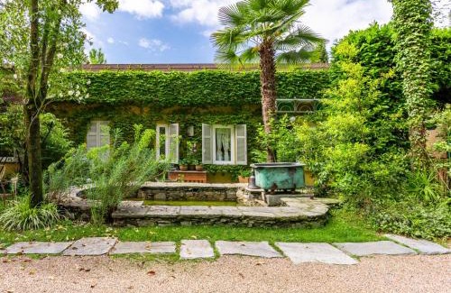 Invorio Casa | Holiday Home Atelier by Interhome