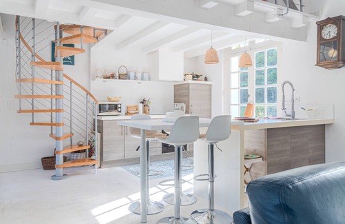 Jarnac Casa | Casa de vacaciones 'Au Bord De La Charente' con terraza privada y jardín privado