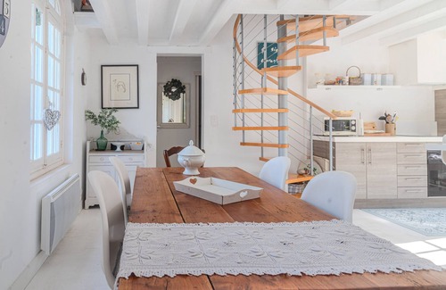 Jarnac Casa | Casa de vacaciones 'Au Bord De La Charente' con terraza privada y jardín privado