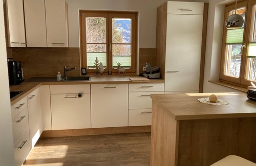 Falkenburg Casa | Casa de vacaciones 'Bei Schönwetter' con vistas a la montaña, terraza privada y Wi-Fi