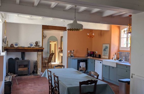 Malabat Casa | Casa de vacaciones 'Blousson' con vistas a las montañas, piscina privada y Wi-Fi