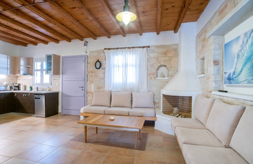 Chrissi Akti Casa | Casa de vacaciones 'Blue Xenia' con vistas al mar, Wi-Fi y aire acondicionado
