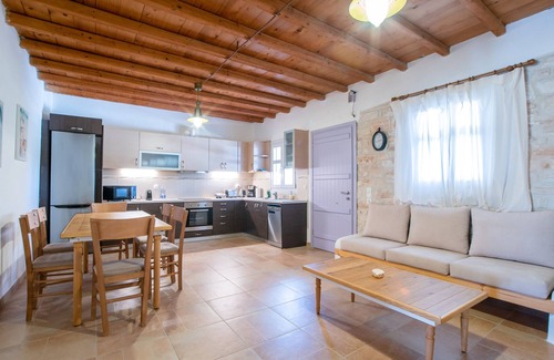 Chrissi Akti Casa | Casa de vacaciones 'Blue Xenia' con vistas al mar, Wi-Fi y aire acondicionado