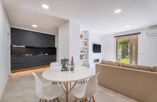 Calamayor Casa | Casa de vacaciones Bonanova 20 con jardín, terraza descubierta privada y Wi-Fi