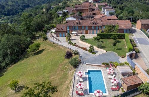 Monta Casa | Holiday Home Bricco delle Rondini by Interhome