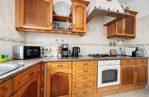 Raposeira Casa | Casa de vacaciones 'Brita' con terraza privada, balcón y Wi-Fi