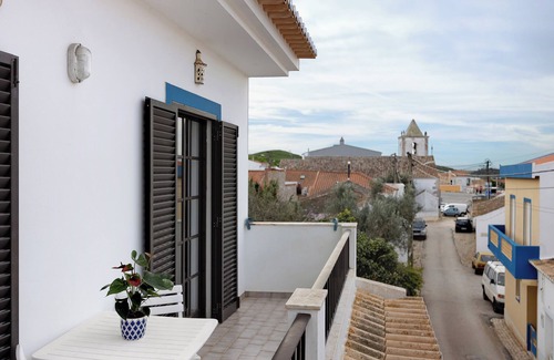 Raposeira Casa | Casa de vacaciones 'Brita' con terraza privada, balcón y Wi-Fi