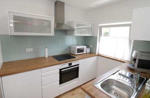Floridsdorf Casa | Holiday Home Bungalow Leopoldau by Interhome