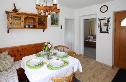 Floridsdorf Casa | Holiday Home Bungalow Leopoldau by Interhome