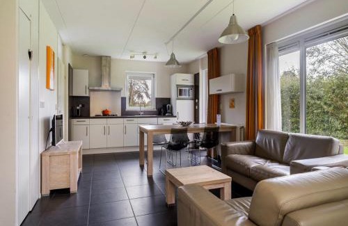 Eernewoude Casa | Holiday Home Bungalowpark It Wiid by Interhome