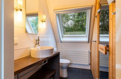 Eernewoude Casa | Holiday Home Bungalowpark It Wiid by Interhome