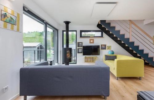 Wiselka Casa | Holiday Home by Lake Wise ka near Baltic Beach