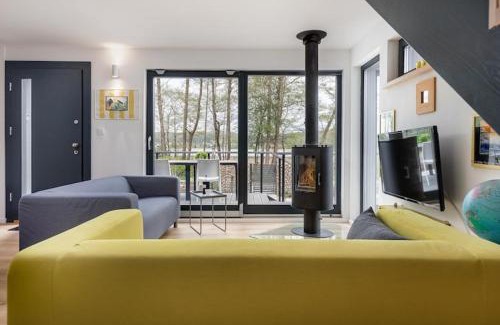 Wiselka Casa | Holiday Home by Lake Wise ka near Baltic Beach