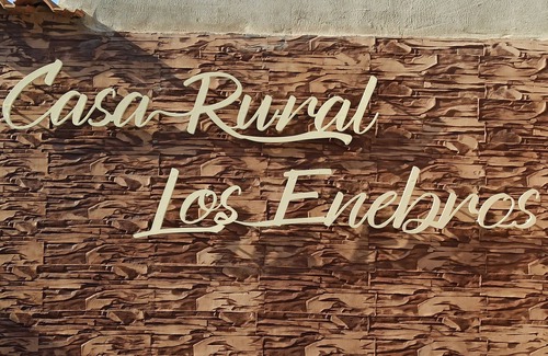 Los Navalucillos Casa | Casa de vacaciones 'Casa Rural Los Enebros' con piscina privada, Wi-Fi y aire acondicionado