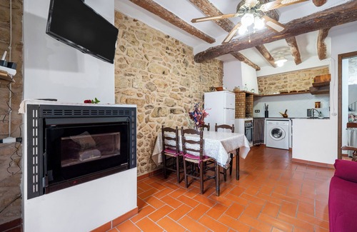 Tivissa Casa | Casa de vacaciones 'Ca La Llum' con vistas a la montaña, terraza privada y Wi-Fi