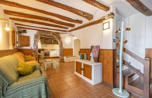 Copons Casa | Casa de vacaciones 'Can Favo' con vistas a la montaña, piscina privada y aire acondicionado
