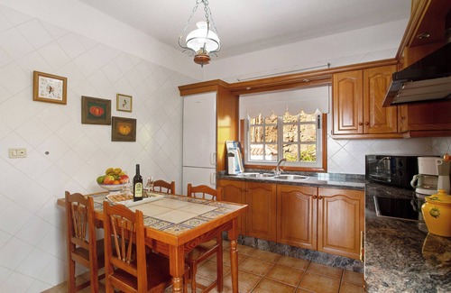 Tijarafe Casa | Casa de vacaciones 'Casa Ariadna' con vistas al mar, jardín privado y Wi-Fi