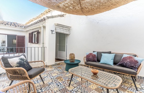 Historic Center of Estepona Casa | Casa de vacaciones Casa Blanca con terraza, aire acondicionado y Wi-Fi