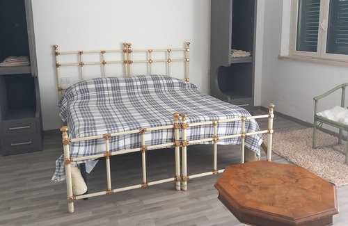 Arrone Casa | Holiday Home 'Casa Chiocci' with Private Terrace, Wi-Fi and Air Conditioning