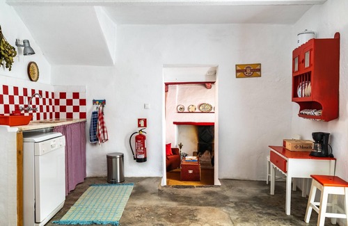 Avis Casa | Casa de vacaciones 'Casa Do Pelourinho' con terraza privada y Wi-Fi