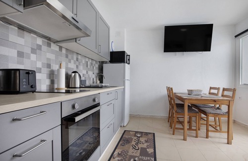 Caleta de Fuste Casa | Casa de vacaciones "Casa Jable" con jardín comunitario, balcón privado y Wi-Fi