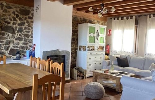 La Horcajada Casa | Casa de vacaciones 'Casa Rural Lucia' con vistas a la montaña, terraza privada y Wi-Fi