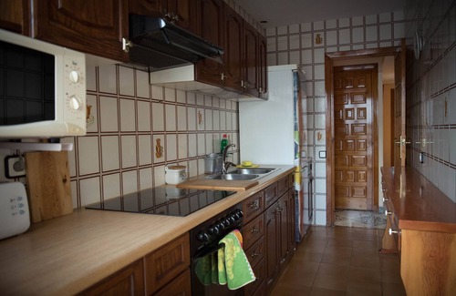 Valderrobres Casa | Casa de vacaciones 'Casa Herrero' con terraza privada, balcón y Wi-Fi