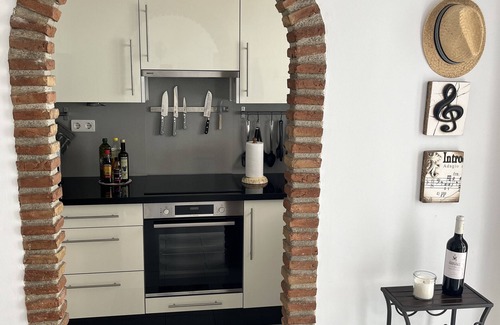 Urbanizacion Ladera del Mar Casa | Holiday Home 'Casa Ladera Del Mar' with Sea View, Wi-Fi and Air Conditioning