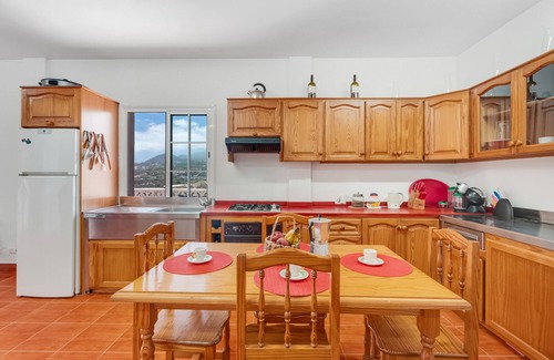 Brena Alta Casa | Casa de vacaciones 'Casa Marire' con vistas al mar, piscina privada y Wi-Fi