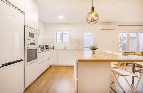 Almacelles Casa | Casa de vacaciones 'Casa Olegari' con terraza privada, Wi-Fi y aire acondicionado
