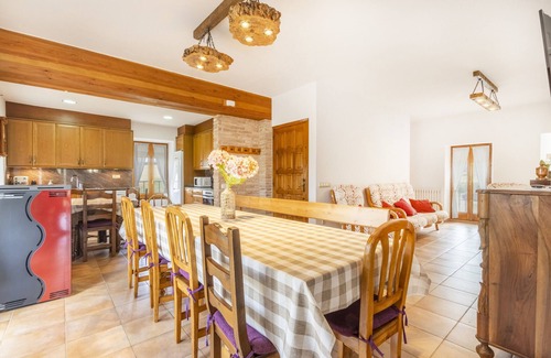 Solsona Casa | Casa de vacaciones 'Casa Ponet' con vistas a la montaña, piscina privada y Wi-Fi