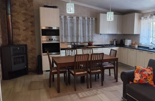 Cartaxo Casa | Casa de vacaciones 'Casa 3' con piscina compartida, Wi-Fi y aire acondicionado