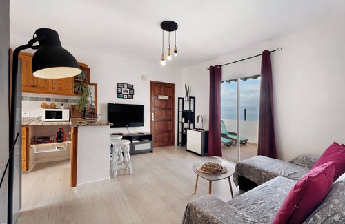 Tijarafe Casa | Casa de vacaciones 'Casa Punta Del Sol Atico' con vistas al mar, piscina compartida y Wi-Fi