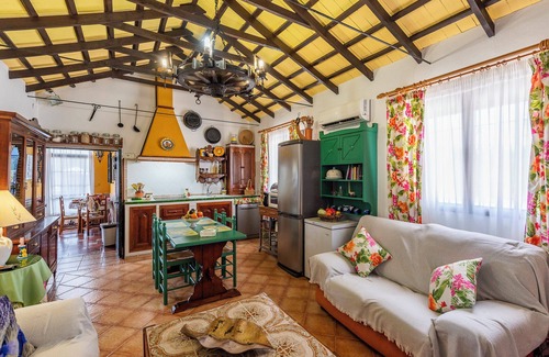 Ecija Casa | Casa de vacaciones "Casa Rural Cactus" con piscina privada y Wi-Fi