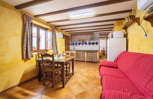 Laroya Casa | Casa de vacaciones 'Casa Rural Museo' con vistas a la montaña, piscina compartida y Wi-Fi