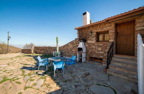 Laroya Casa | Casa de vacaciones 'Casa Rural Jaraiz Vip' con vistas a la montaña, piscina compartida y Wi-Fi