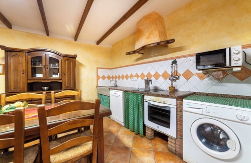 Laroya Casa | Casa de vacaciones 'Casa Rural Matasiete' con vistas a la montaña, piscina compartida y Wi-Fi
