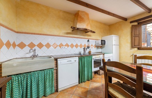 Laroya Casa | Casa de vacaciones 'Casa Rural Matasiete' con vistas a la montaña, piscina compartida y Wi-Fi