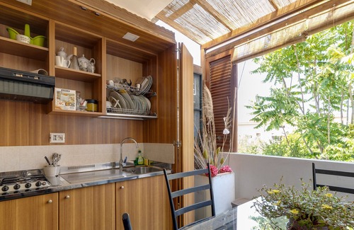 Oristano Historic Centre Casa | Holiday Home 'Casa Silvi' with Private Terrace, Wi-Fi and Air Conditioning
