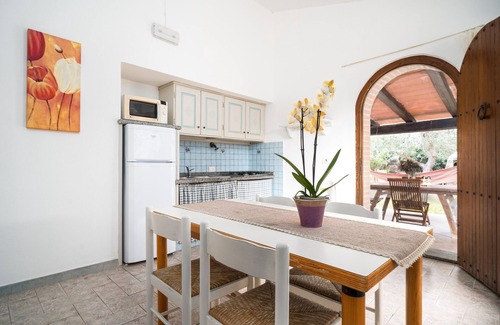 Orosei Casa | Casa de vacaciones 'Casa Su Barone 1' con terraza privada, jardín privado y aire acondicionado.
