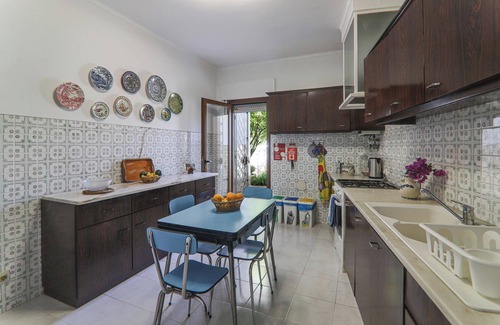Tavira Apartamento | Casa de vacaciones "Casa Tangerina" con jardín y Wi-Fi; aparcamiento disponible en la calle
