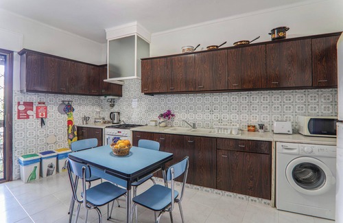 Tavira Apartamento | Casa de vacaciones "Casa Tangerina" con jardín y Wi-Fi; aparcamiento disponible en la calle